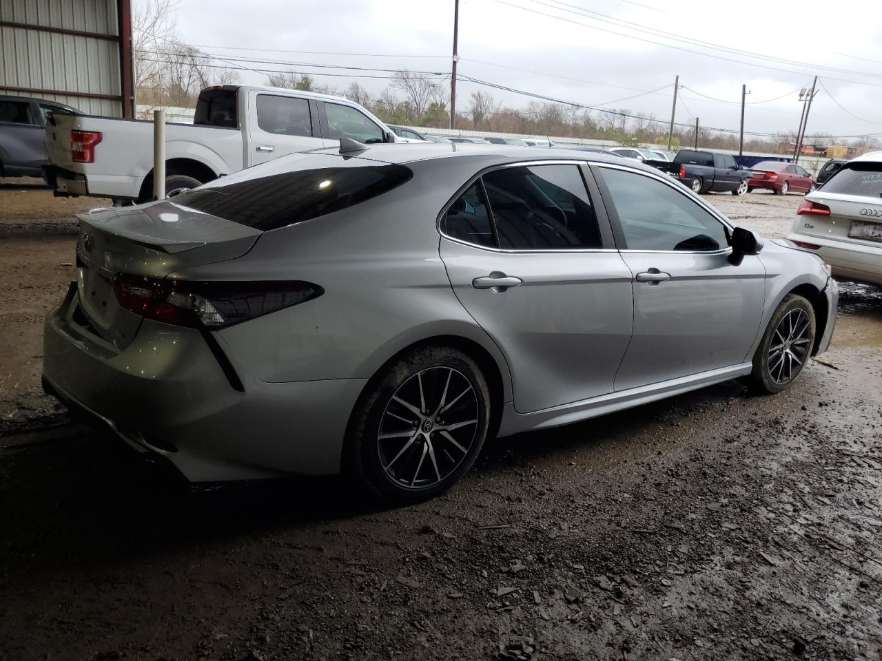 2022 Toyota Camry - Image 3