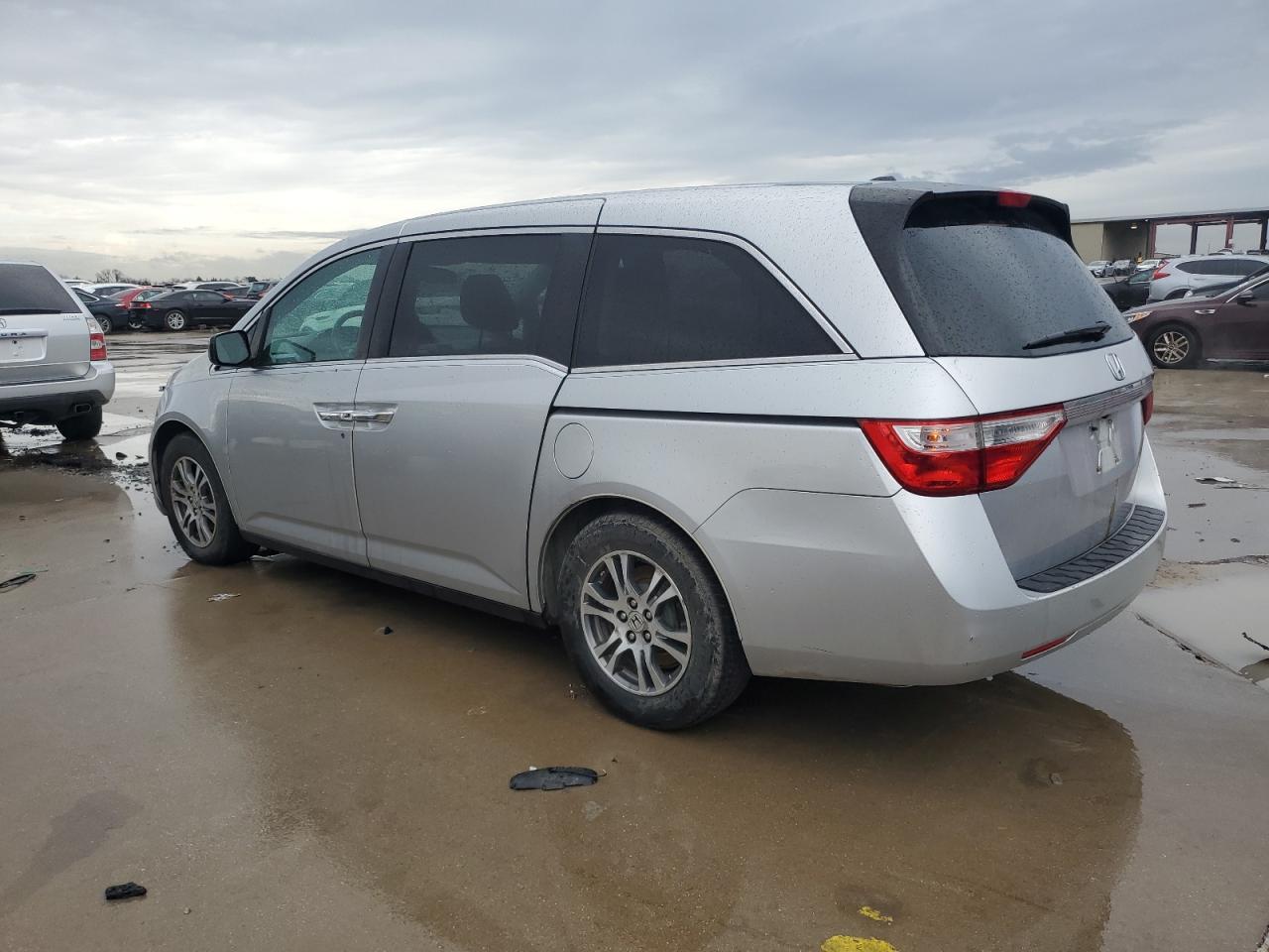 2013 Honda Odyssey - Image 2