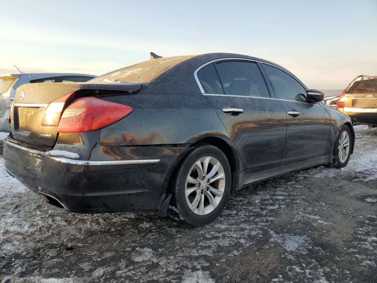 2013 Hyundai Genesis - Image 3