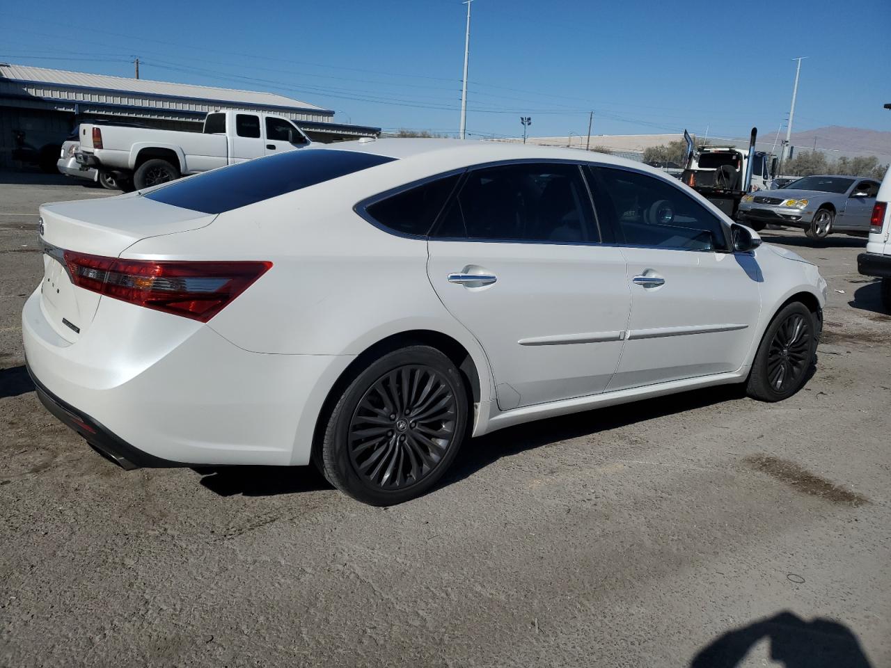 2017 Toyota Avalon - Image 3