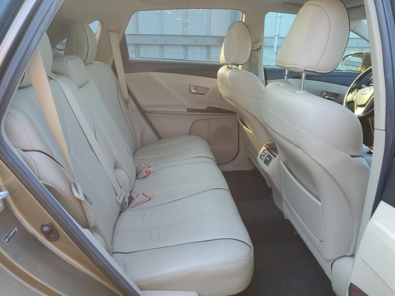 2013 Toyota Venza - Image 11