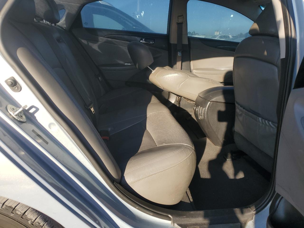 2014 Hyundai Sonata - Image 10