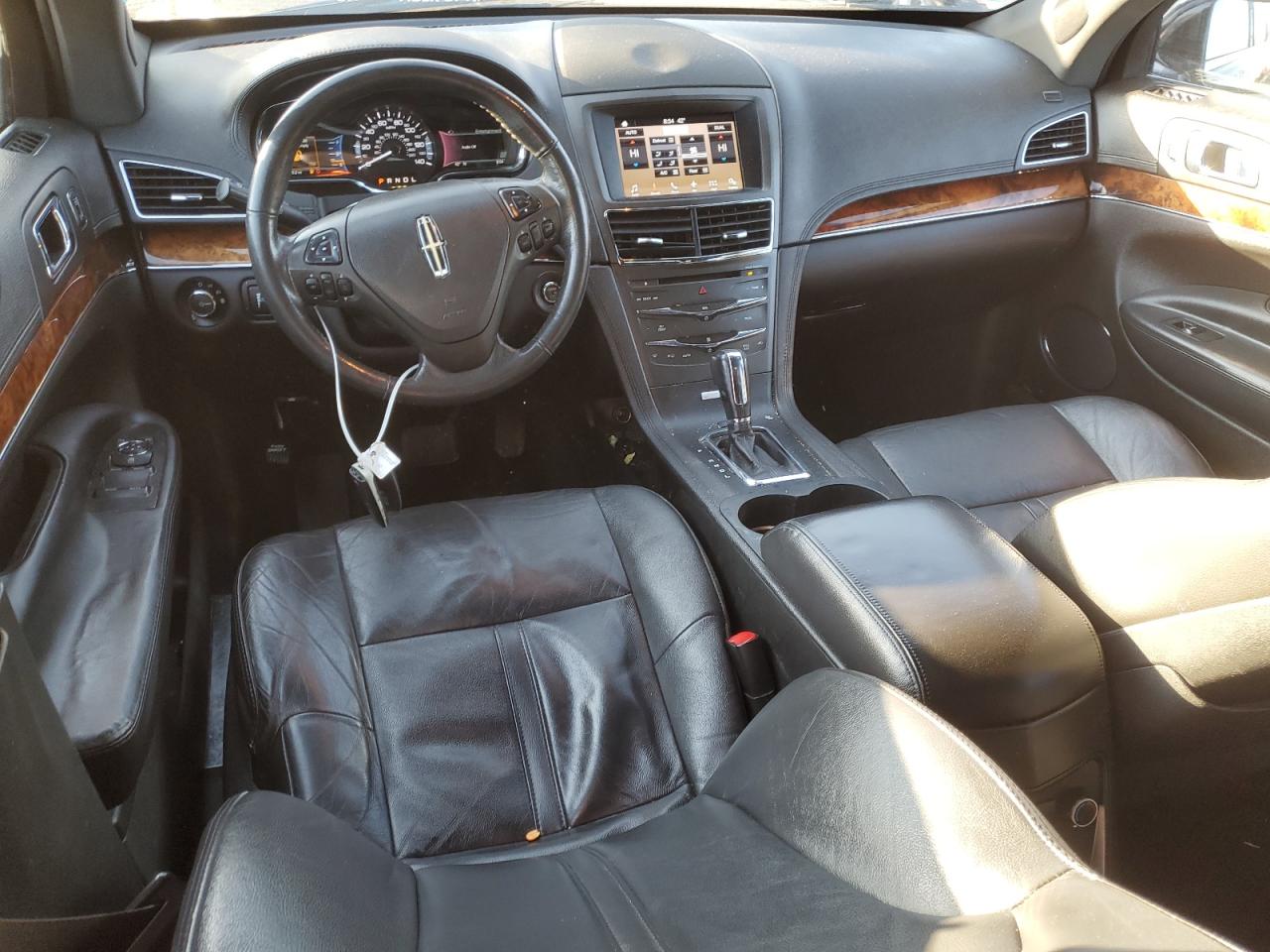 2018 Lincoln MKT - Image 8