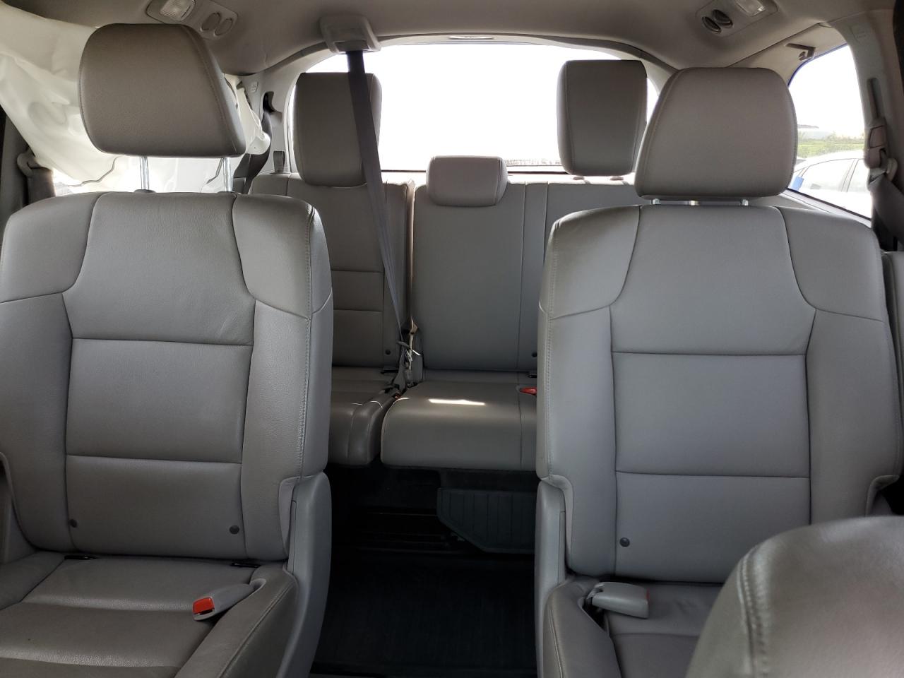 2017 Honda Odyssey - Image 10