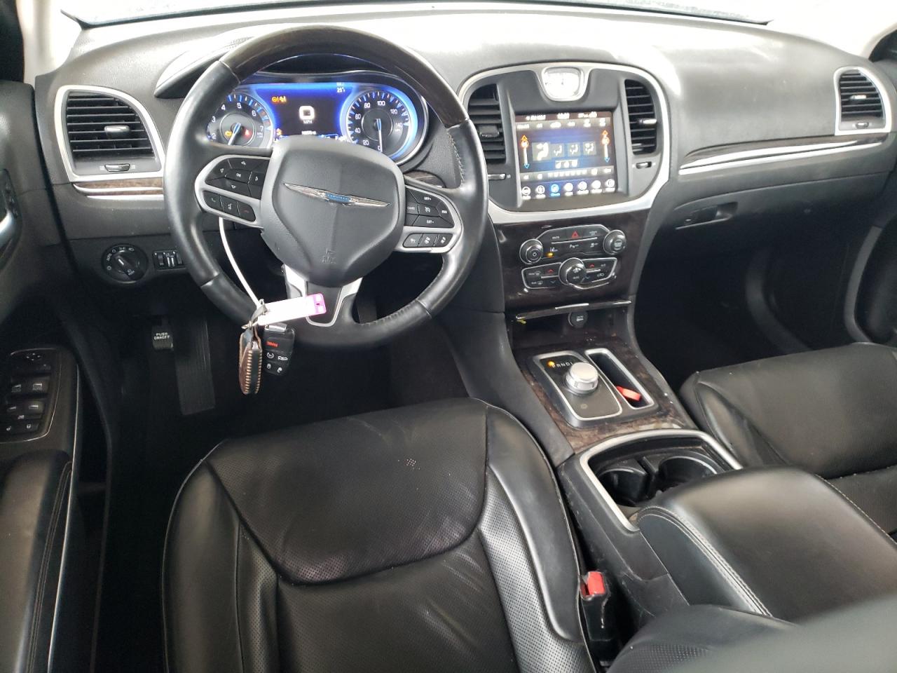 2018 Chrysler 300 - Image 8