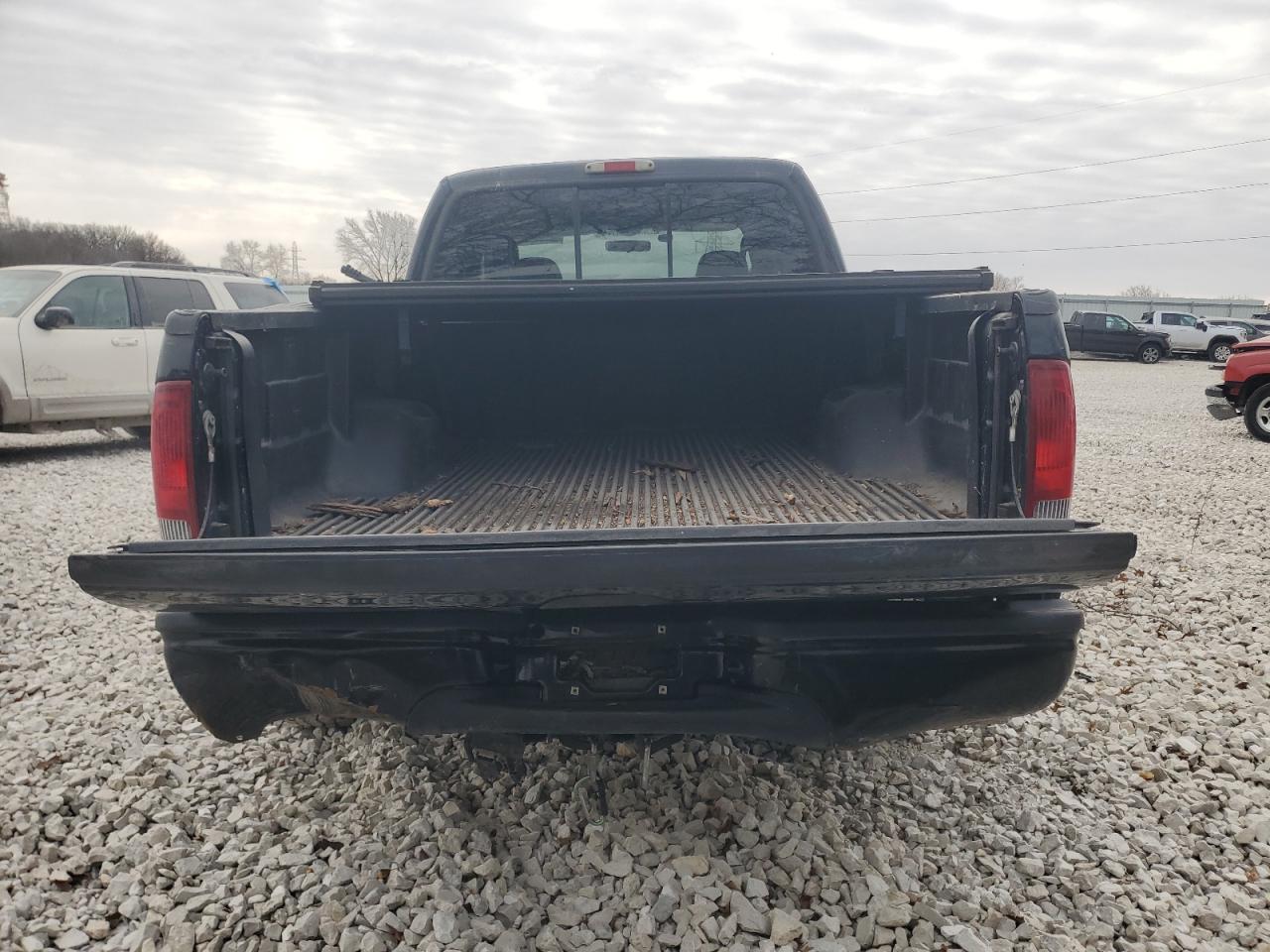 2003 Ford F250 - Image 6