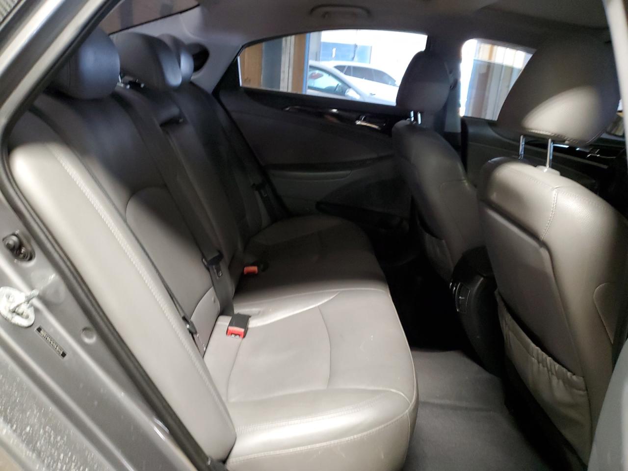 2012 Hyundai Sonata - Image 10