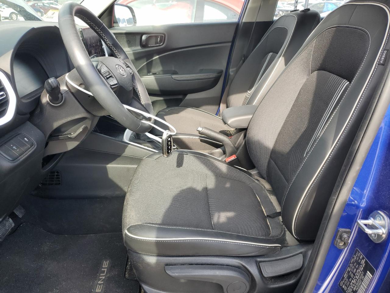 2023 Hyundai Venue - Image 7