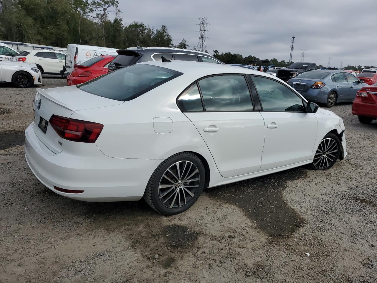 2016 Volkswagen Jetta - Image 3