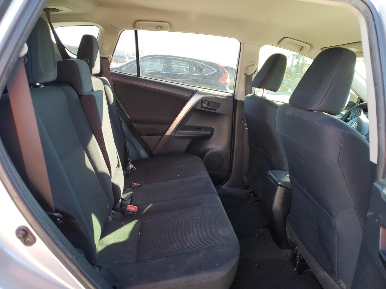 2015 Toyota RAV 4 - Image 11