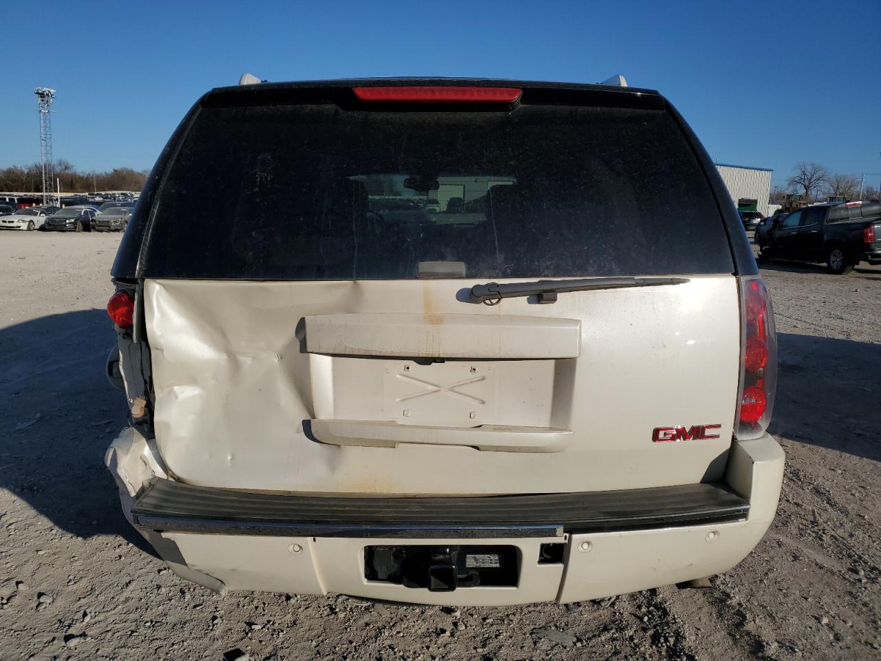 2009 GMC Yukon - Image 6