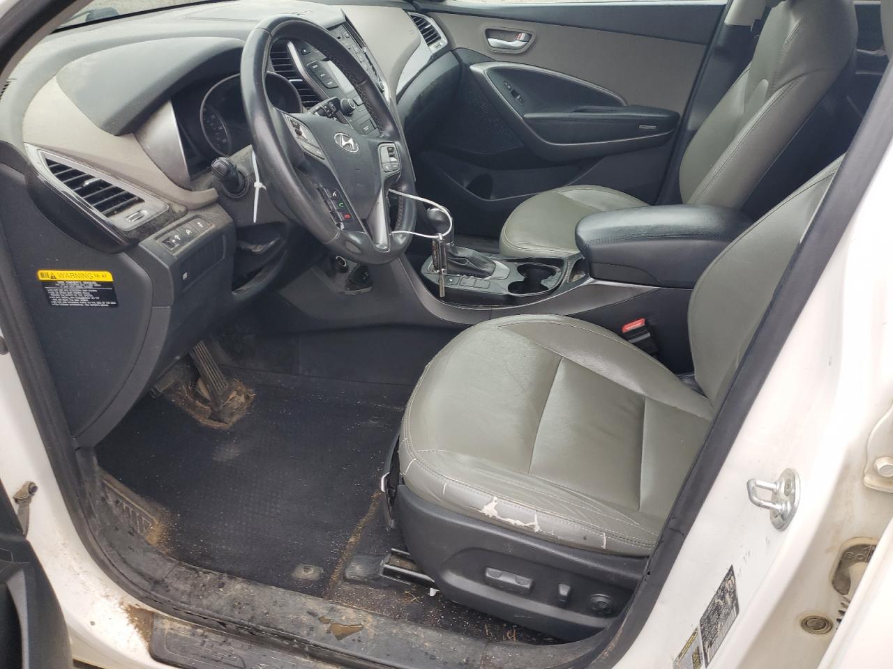 2014 Hyundai Santa Fe - Image 7