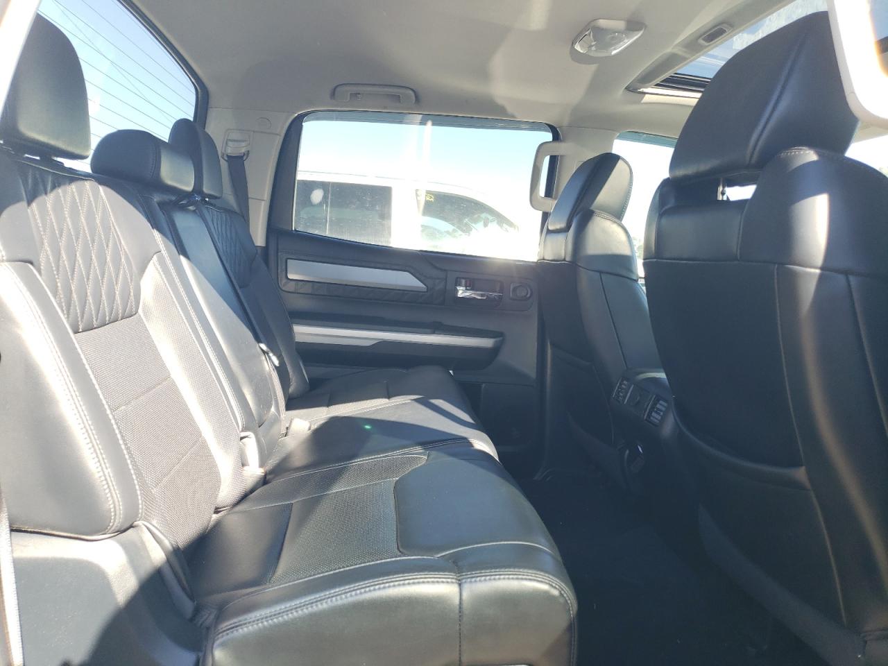 2018 Toyota Tundra - Image 10