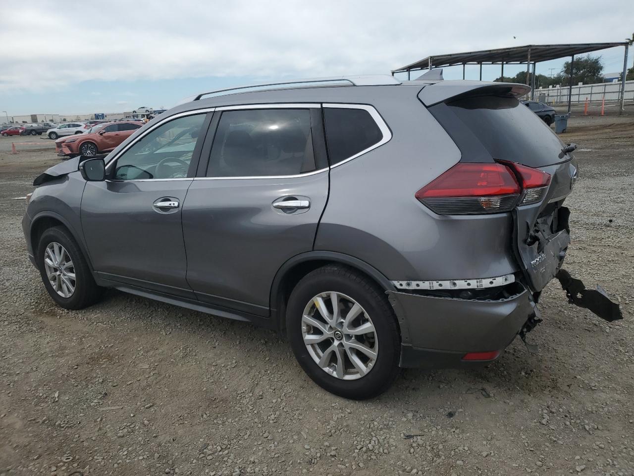 2019 Nissan Rogue - Image 2
