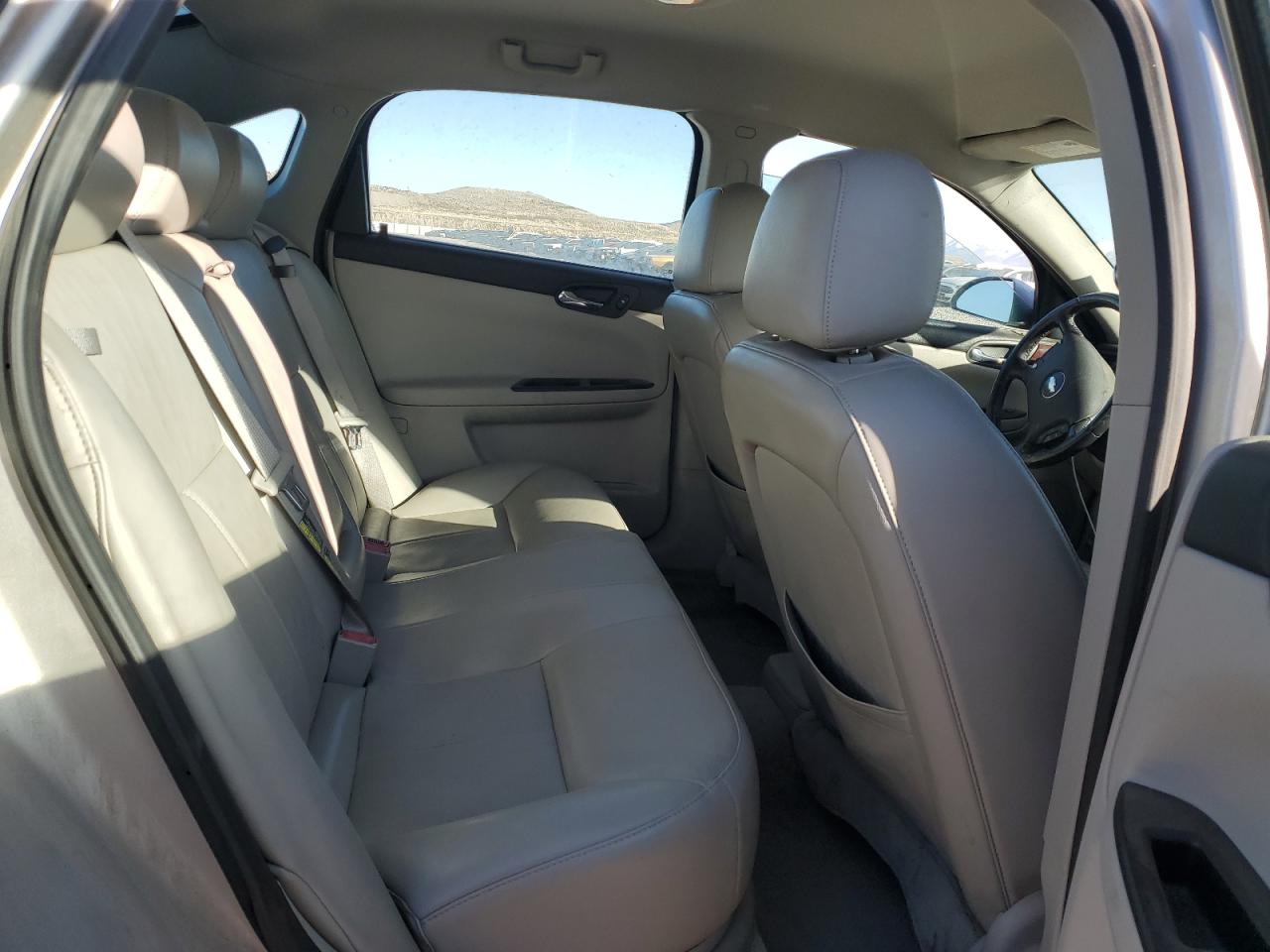 2008 Chevrolet Impala - Image 10