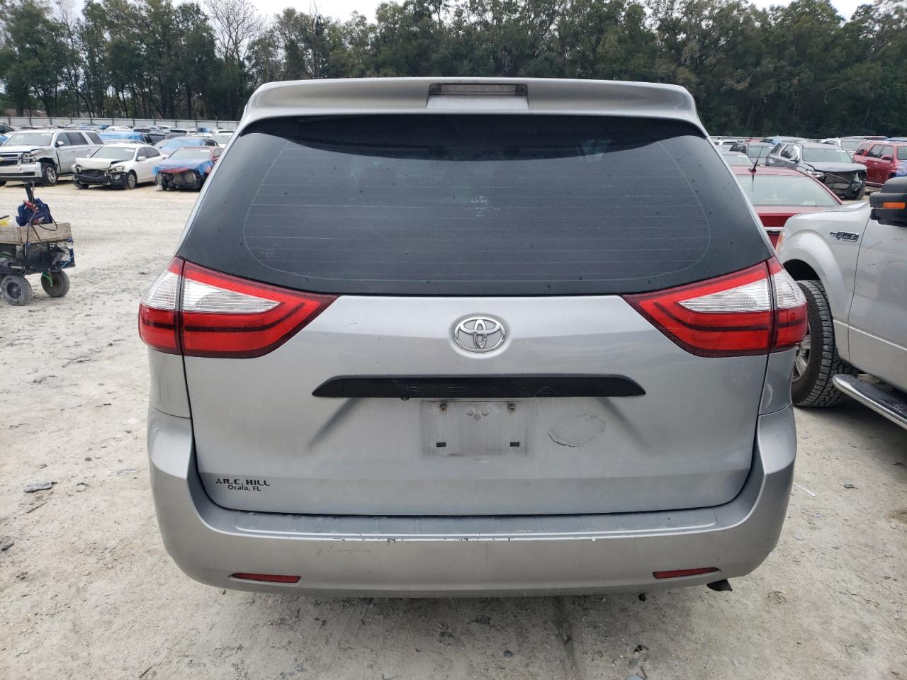 2015 Toyota Sienna - Image 6