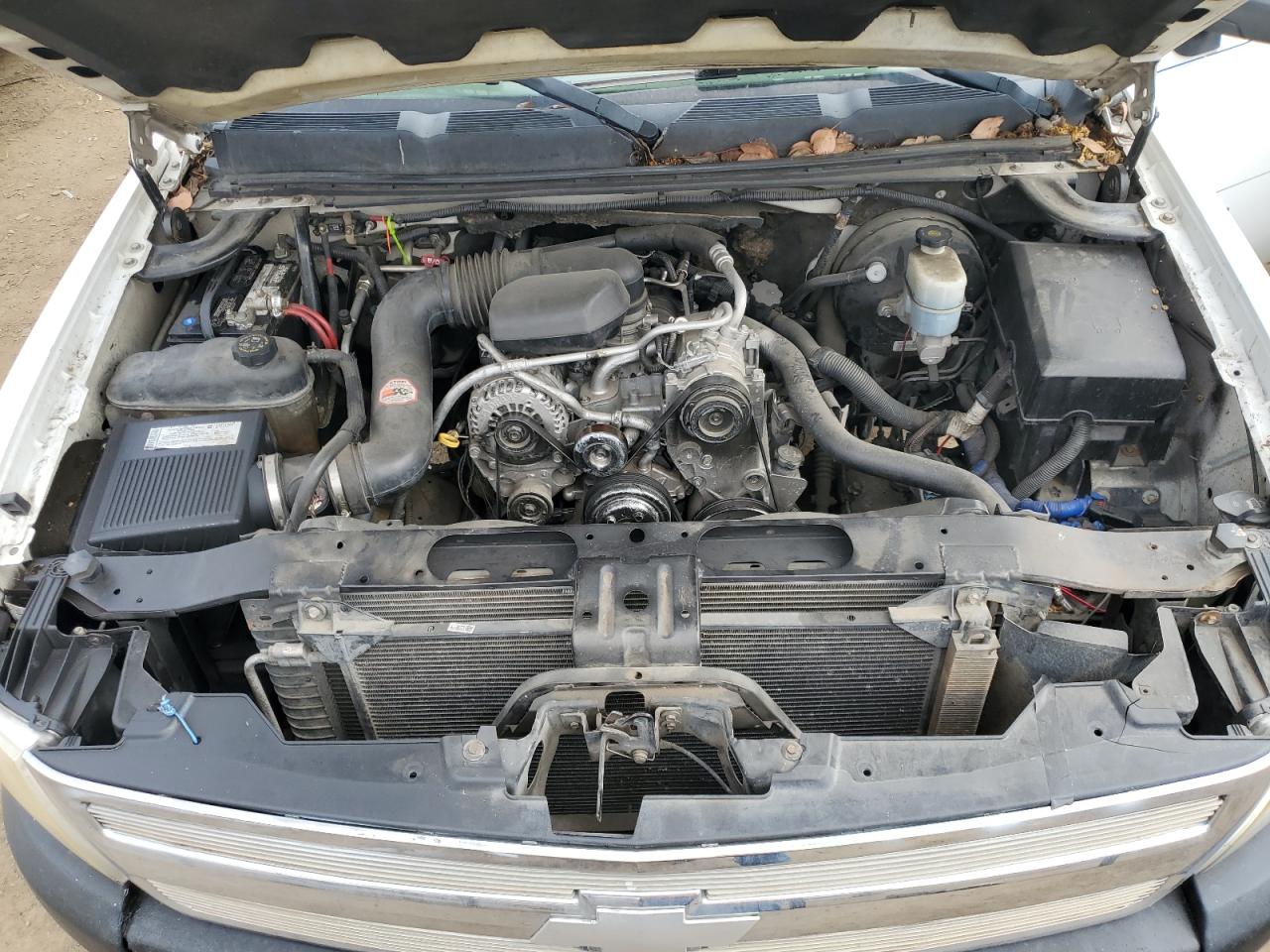 2007 Chevrolet Silverado - Image 11
