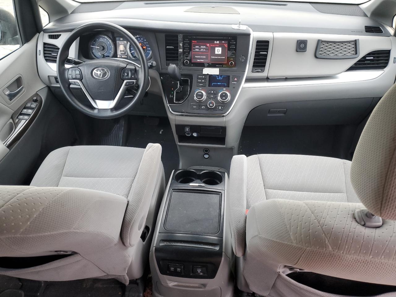 2018 Toyota Sienna - Image 8