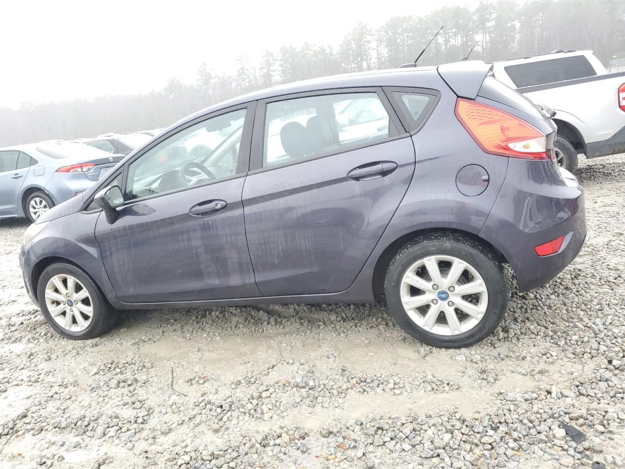 2012 Ford Fiesta - Image 2