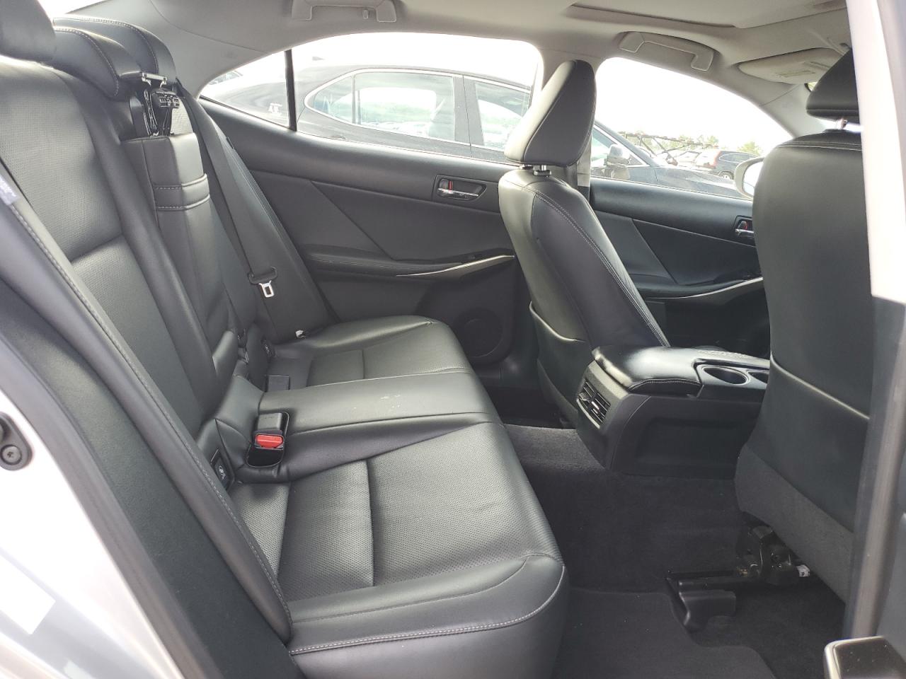 2014 Lexus IS - Image 10
