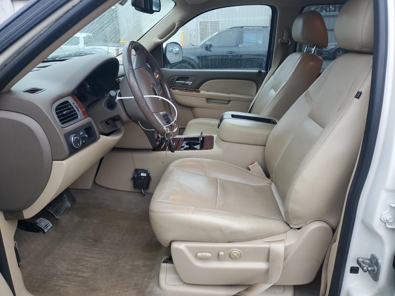 2013 Chevrolet Avalanche - Image 7