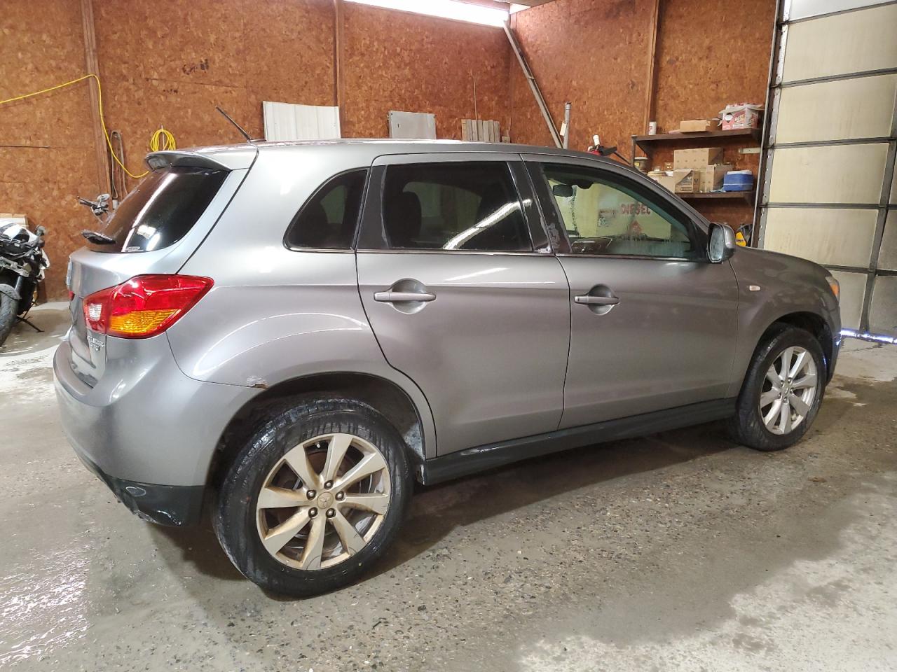 2015 Mitsubishi Outlander - Image 3