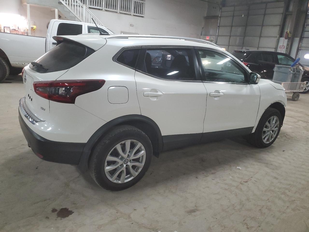 2020 Nissan Rogue - Image 3