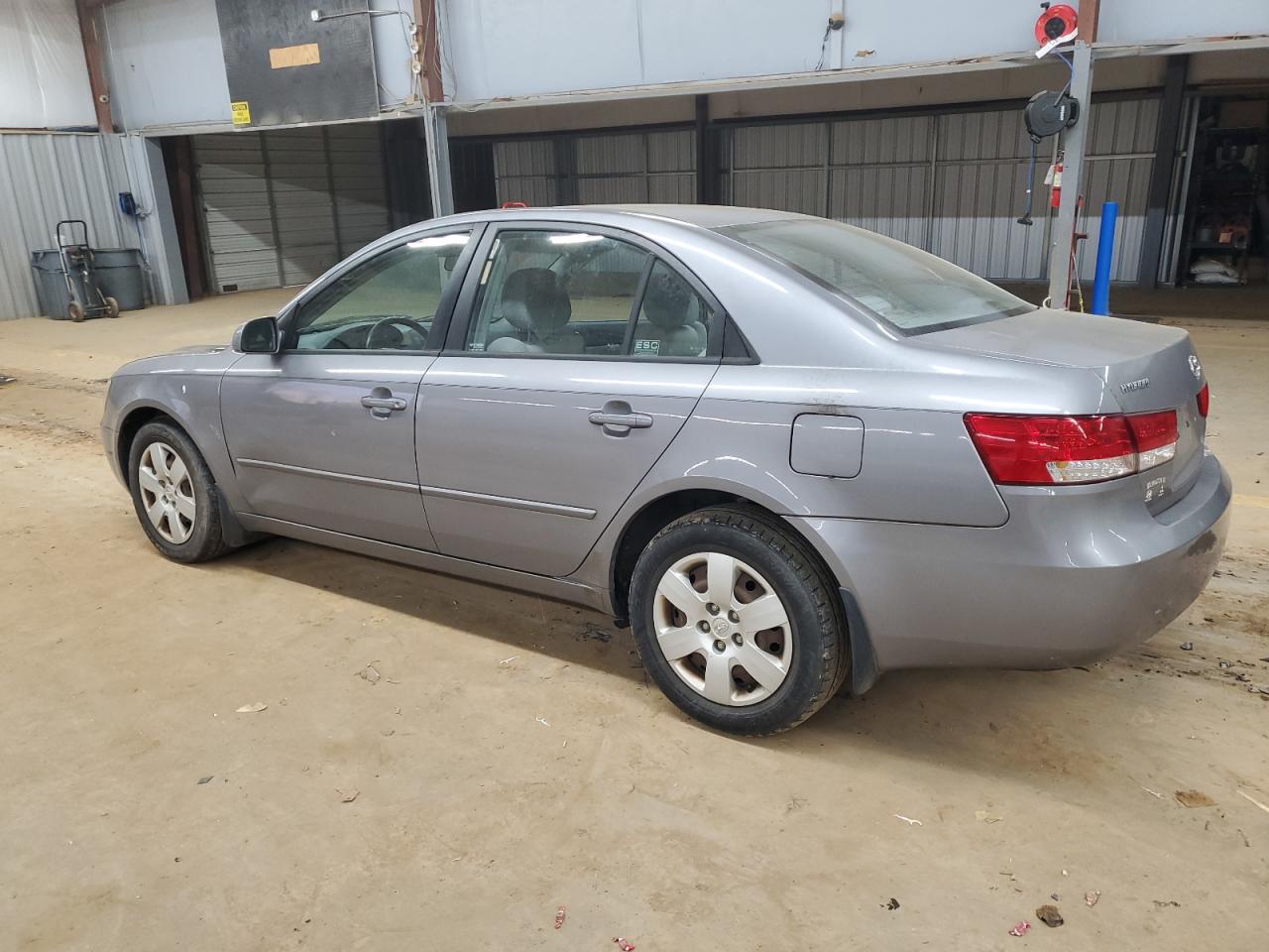 2007 Hyundai Sonata - Image 2