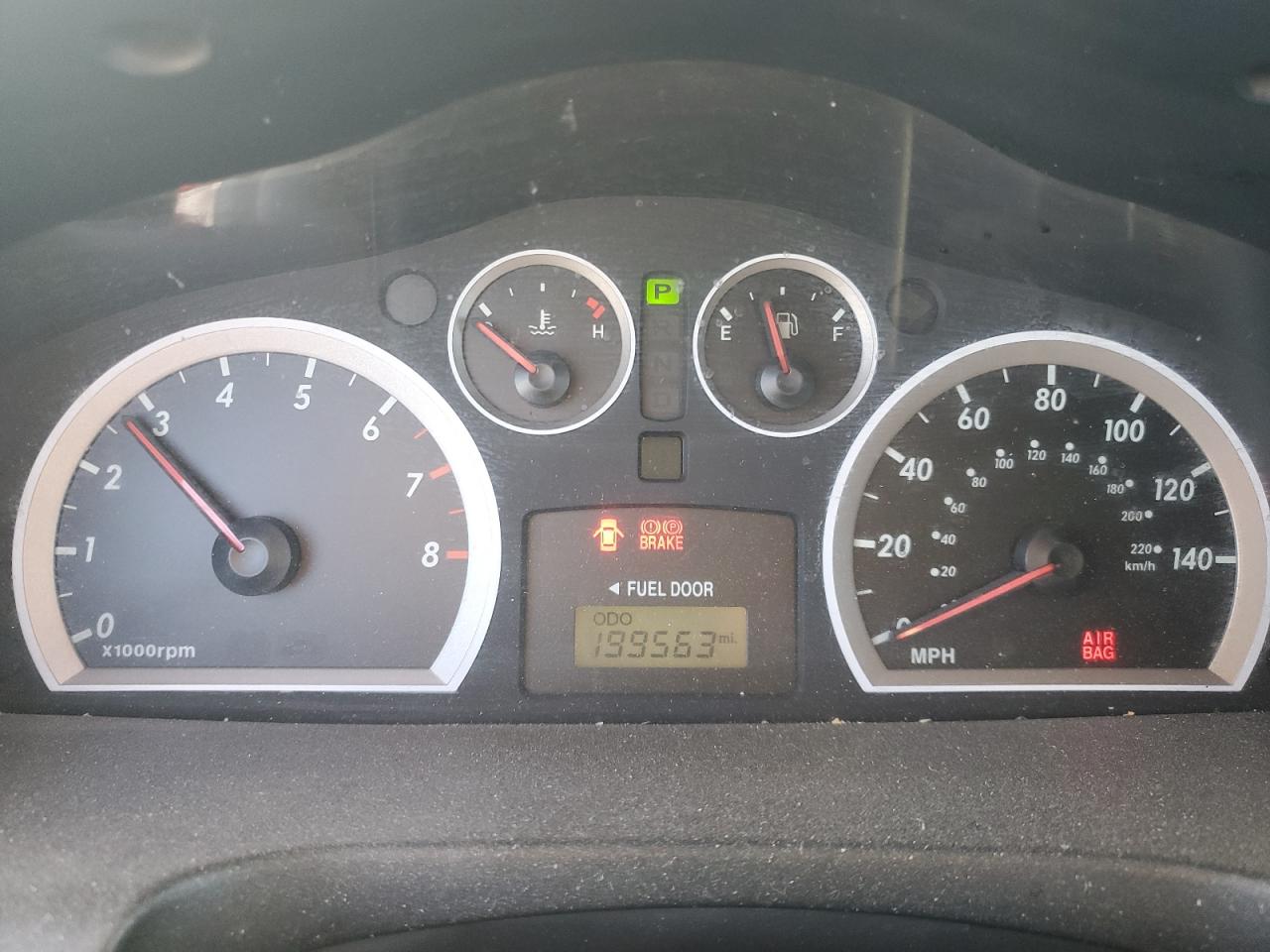 2005 Hyundai Santa Fe - Image 9