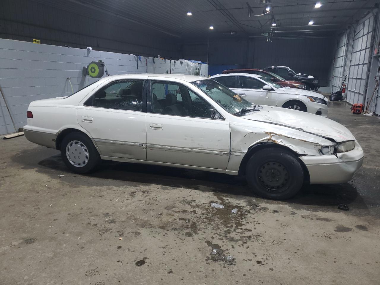 1999 Toyota Camry - Image 4