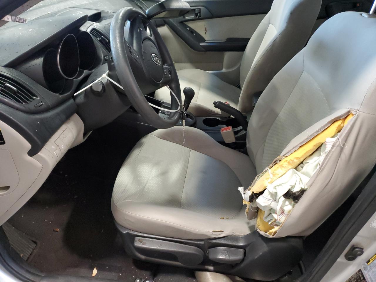 2010 Kia Forte - Image 7