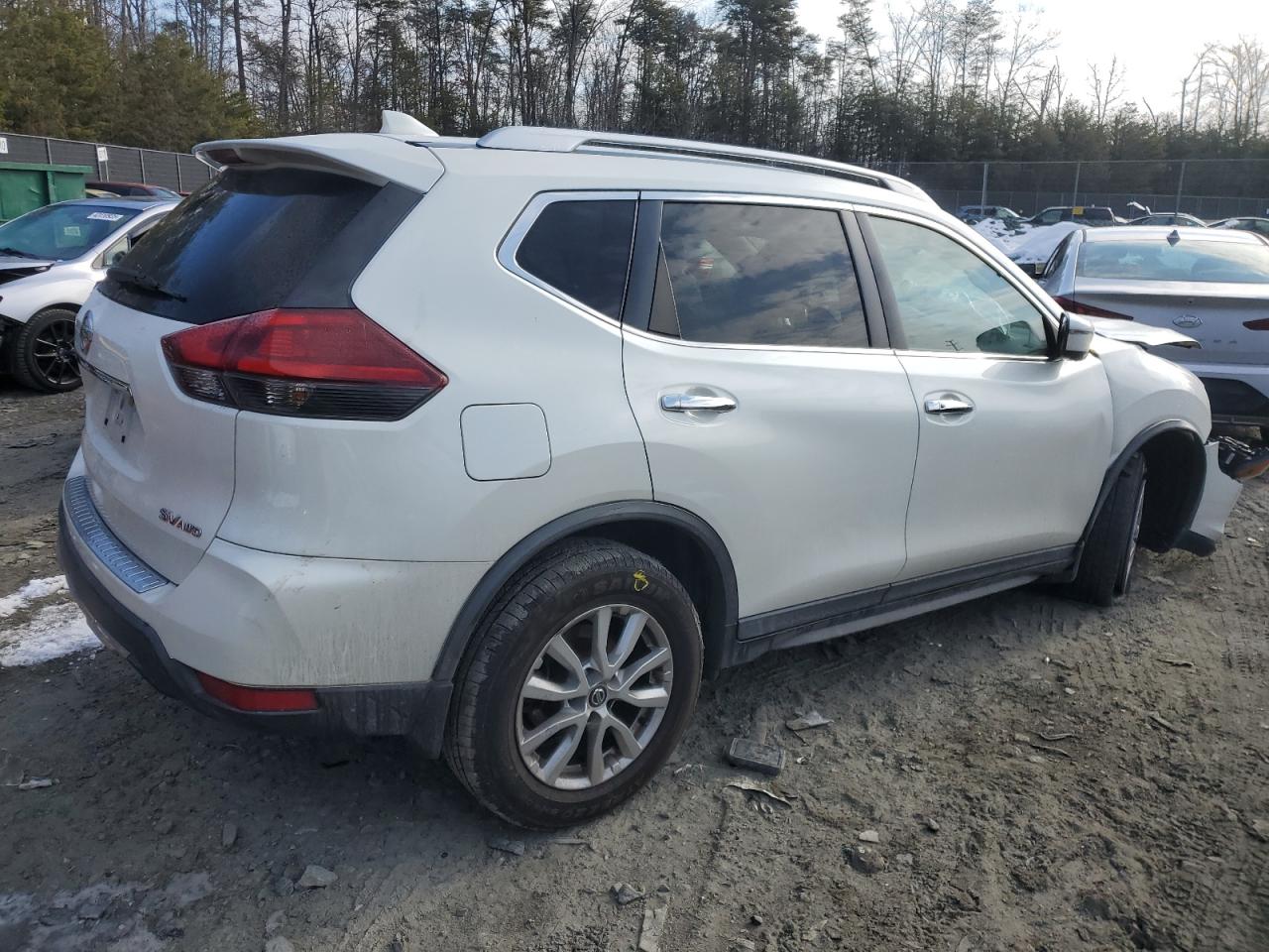 KNMAT2MV0JP601706 NISSAN ROGUE 2018