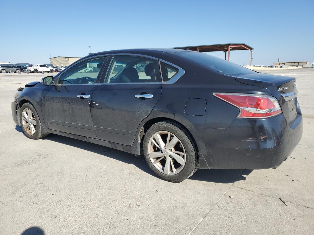 2015 Nissan Altima - Image 2