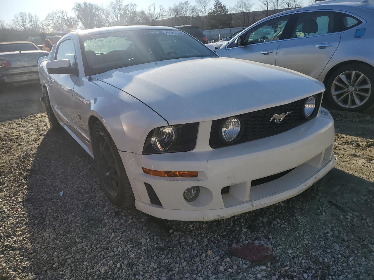 2005 Ford Mustang - Image 4