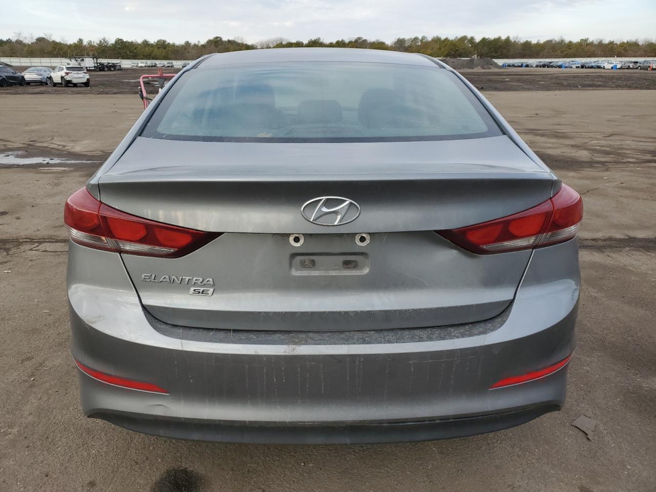2018 Hyundai Elantra - Image 6