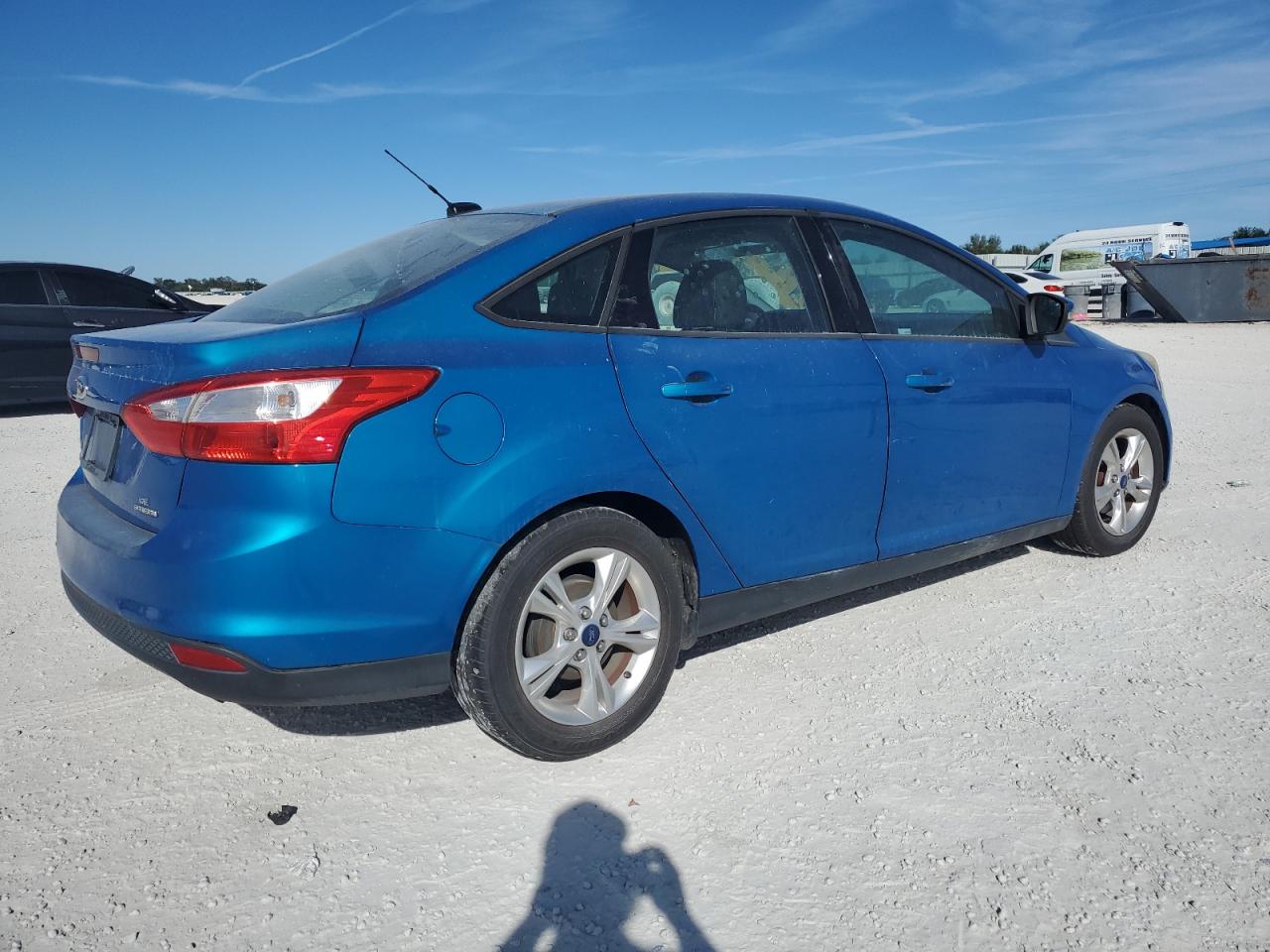 VIN 1FADP3F24EL389146 2014 FORD FOCUS no.3