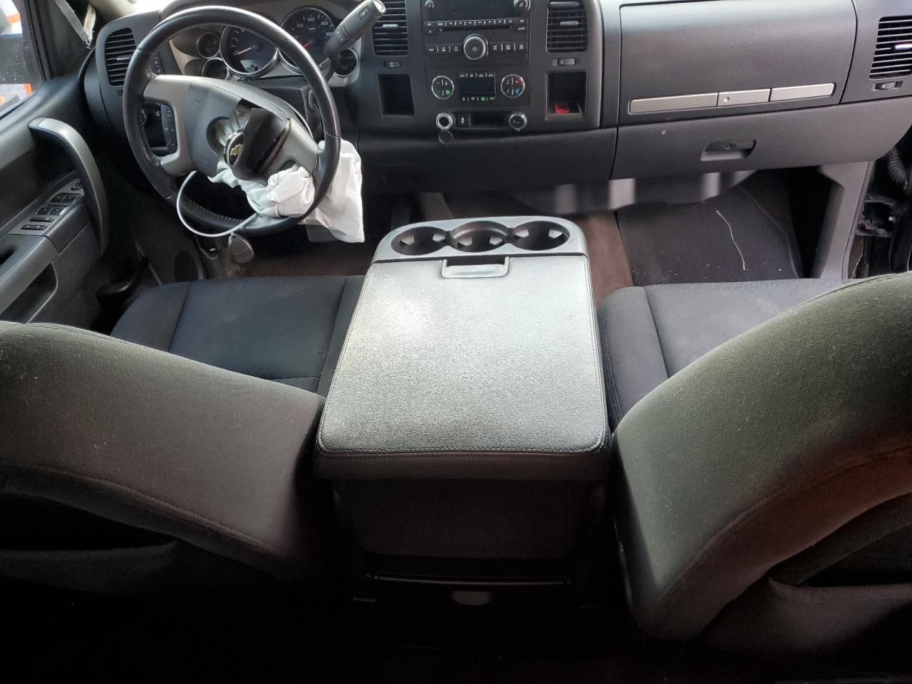 2013 Chevrolet Silverado - Image 8
