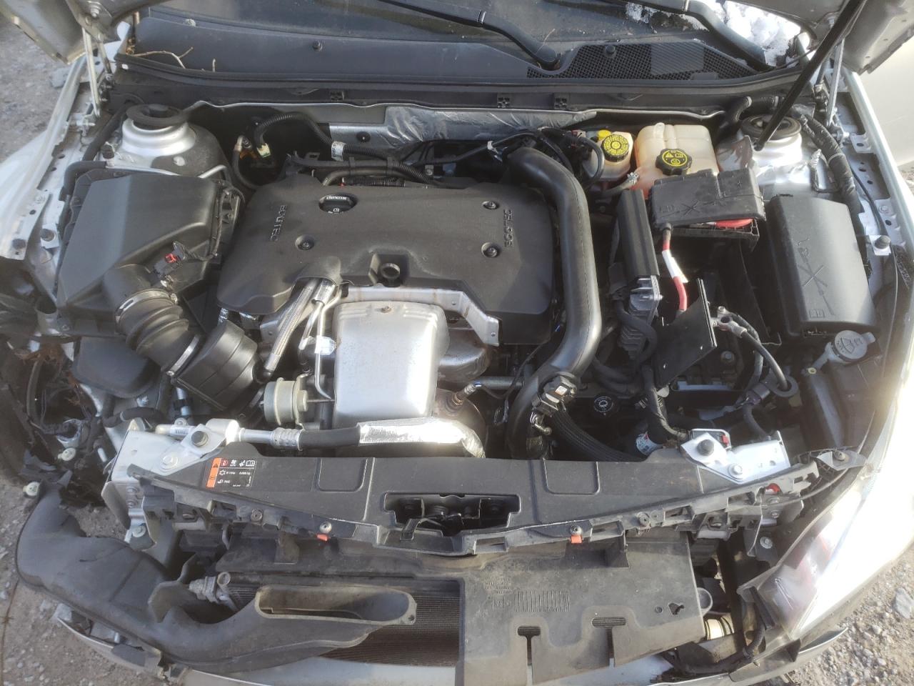2014 Buick Regal - Image 12