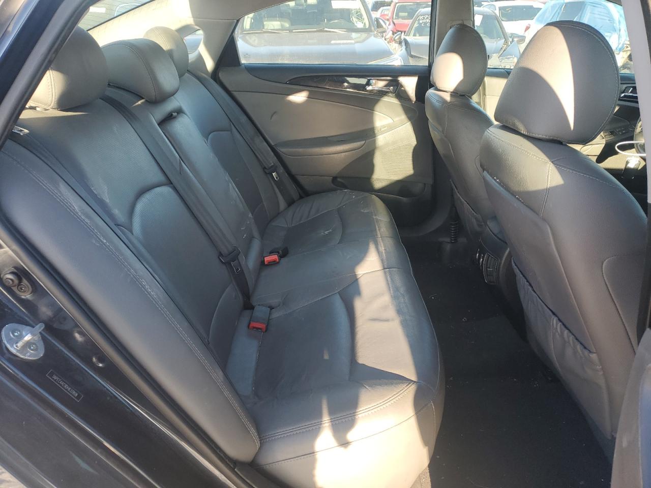 2013 Hyundai Sonata - Image 10