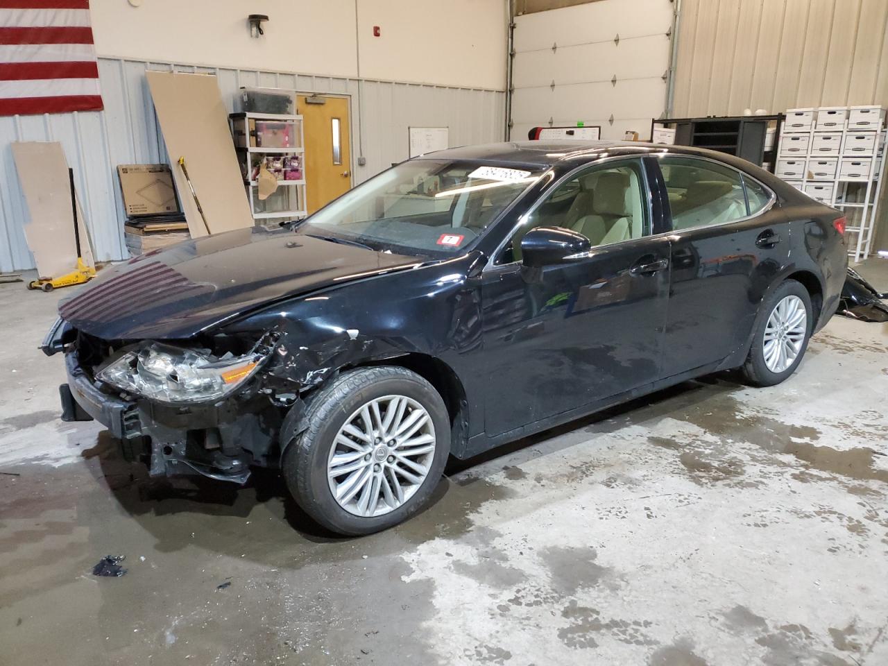 2015 Lexus ES - Image 1