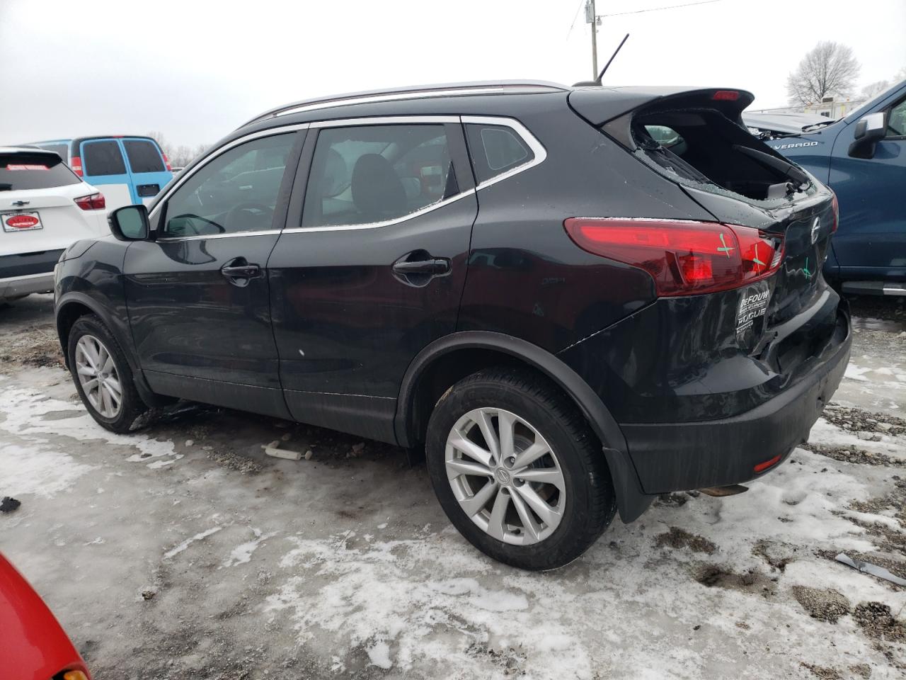 2017 Nissan Rogue - Image 2