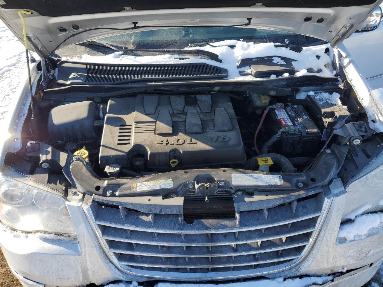 2010 Chrysler Town & Country - Image 14