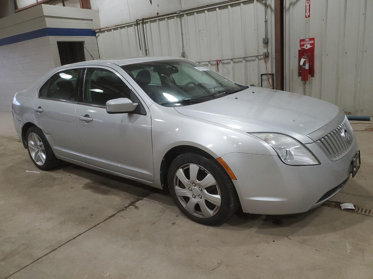 2010 Mercury Milan - Image 4