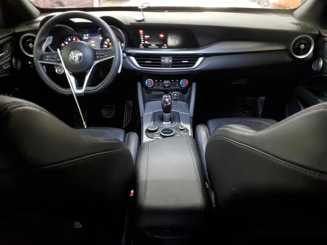 2019 Alfa Romeo Stelvio - Image 8