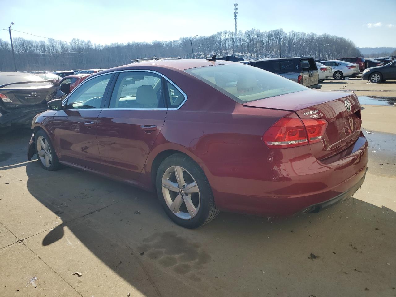 2015 Volkswagen Passat - Image 2