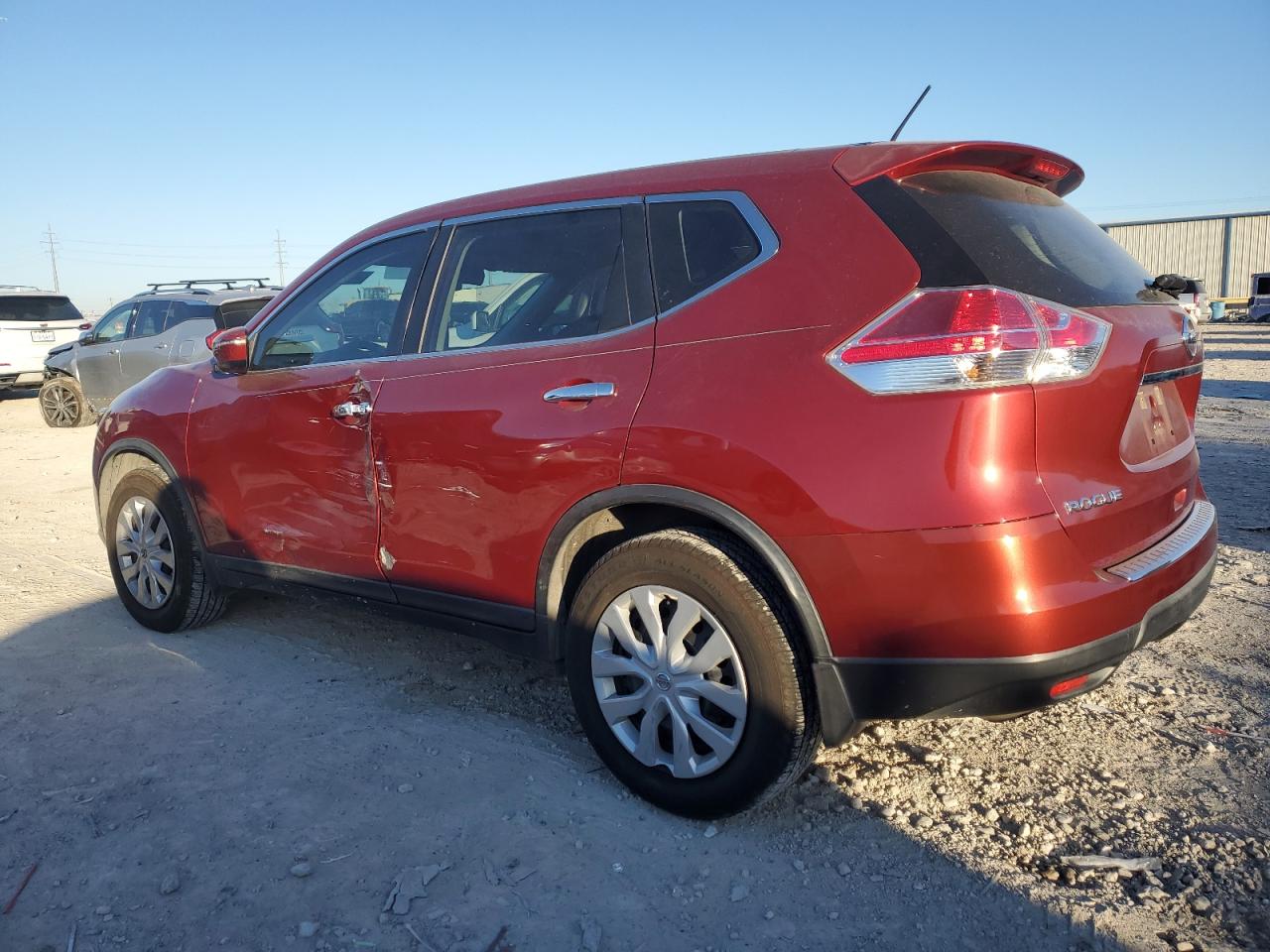 2015 Nissan Rogue - Image 2