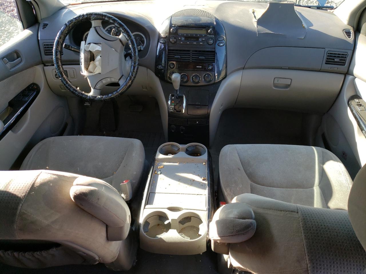 2004 Toyota Sienna - Image 8