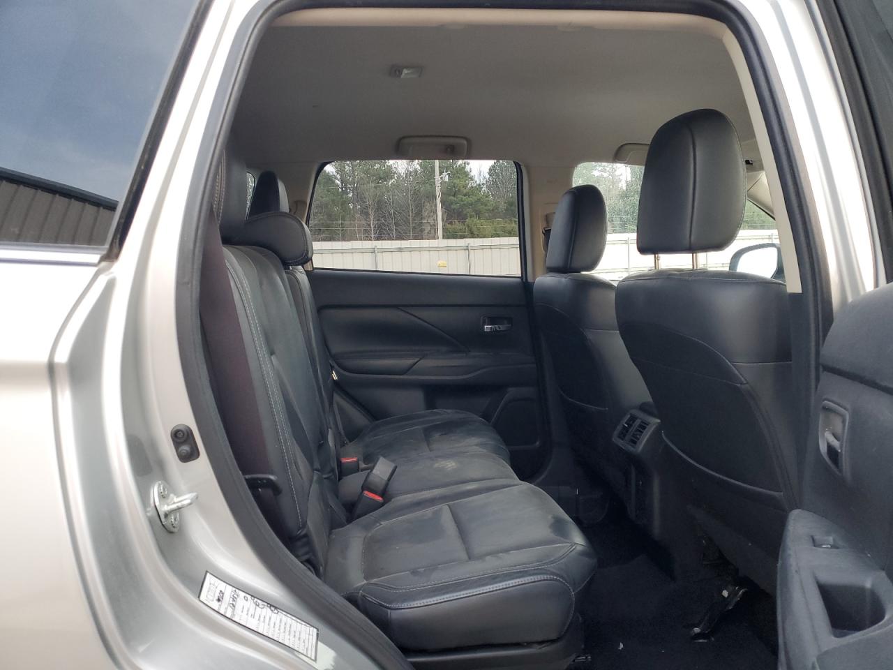 2019 Mitsubishi Outlander - Image 11