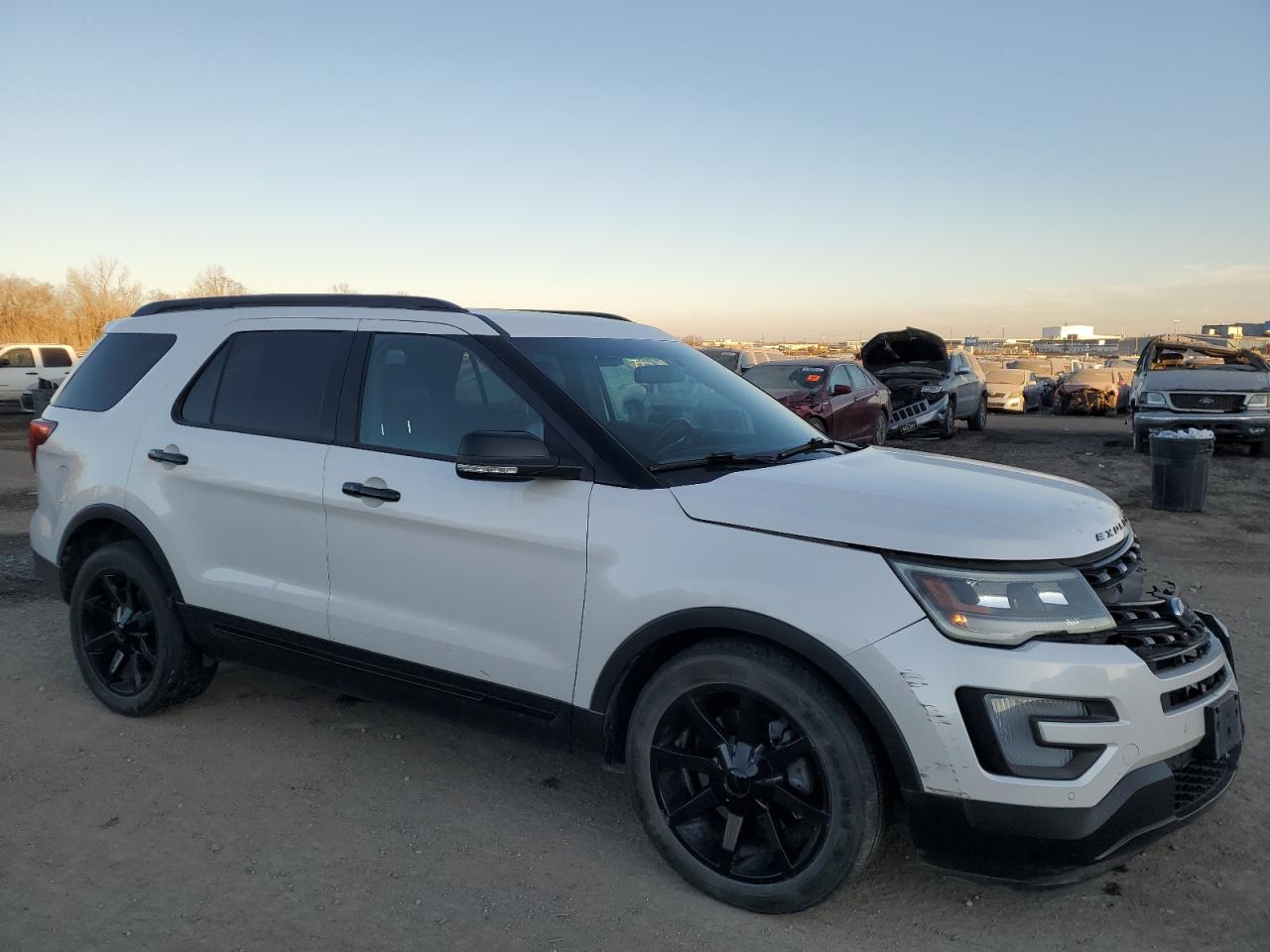 2016 Ford Explorer - Image 4