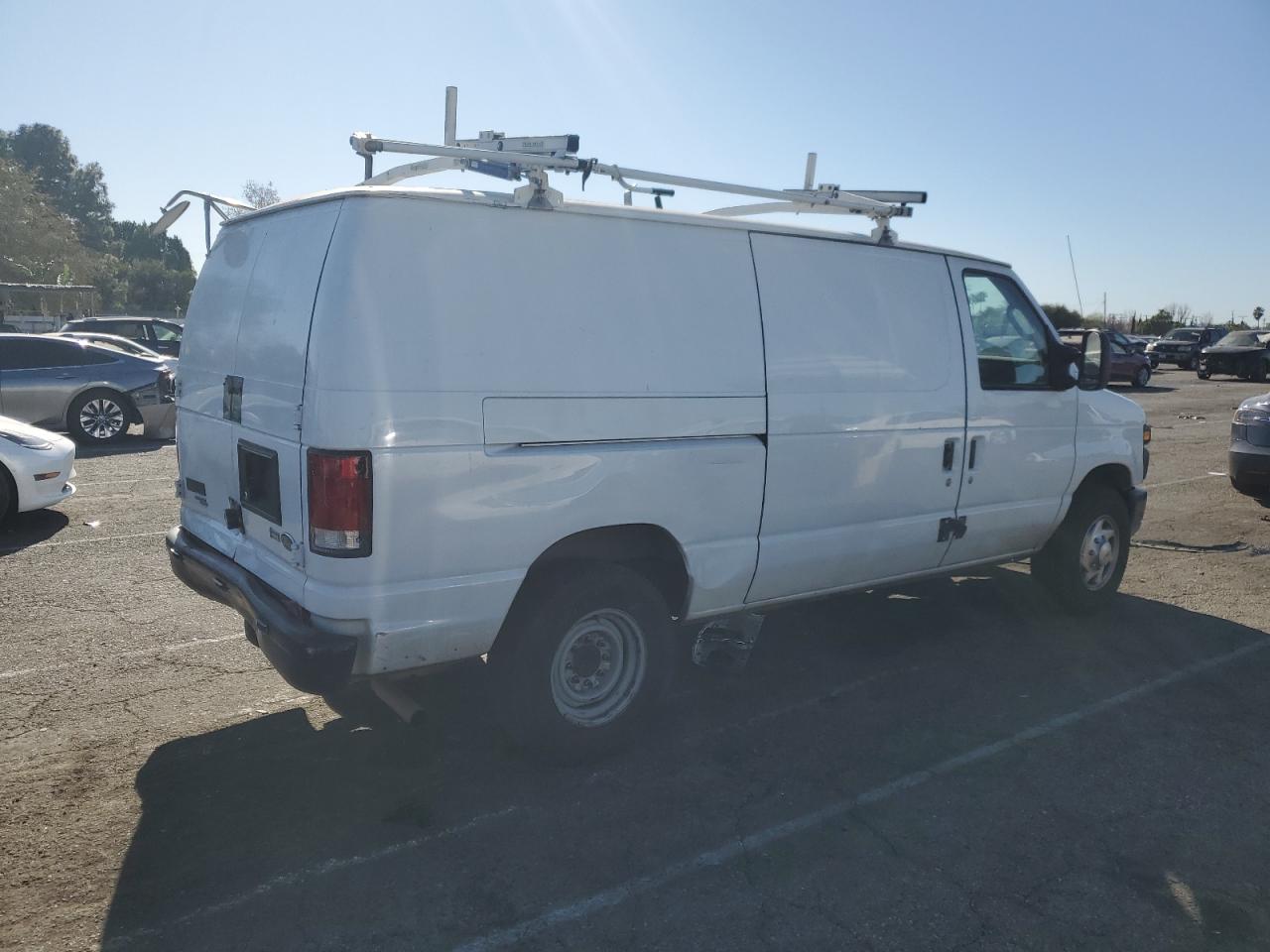 2011 Ford Econoline - Image 3